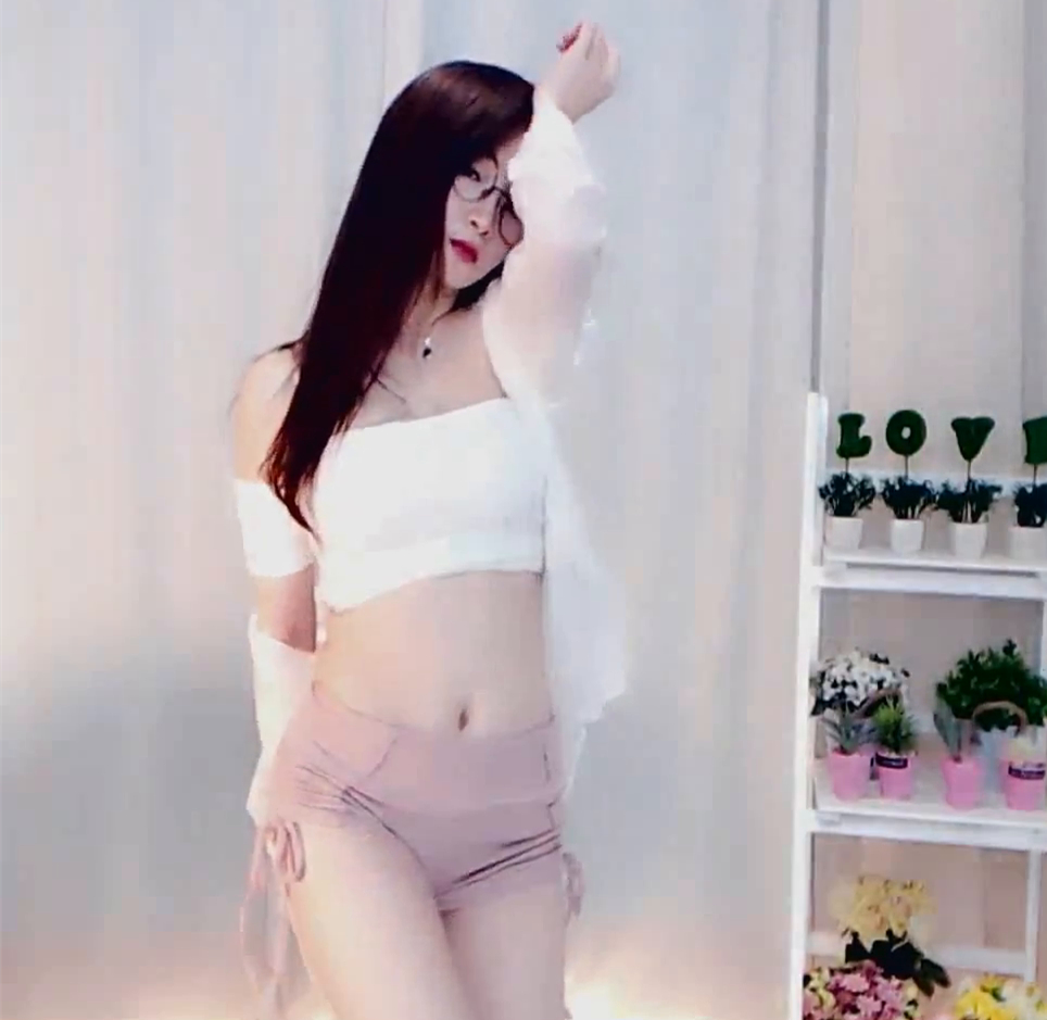 熊猫 尤娜  抹胸短裤  性感诱惑热舞  @zhainantube.vip