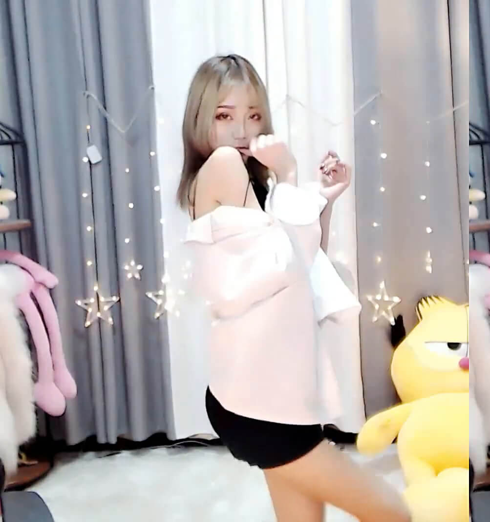 热舞菇七七  诱惑紧身超短裙@zhainantube