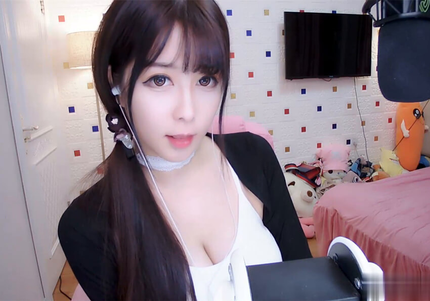 最新斗鱼娜娜Sweet办卡福利ASMR 超刺激的舔耳