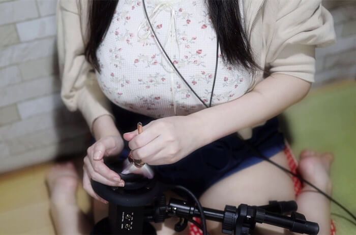 明治ASMR 认真的用刷子、海绵、棉棒给你掏耳朵