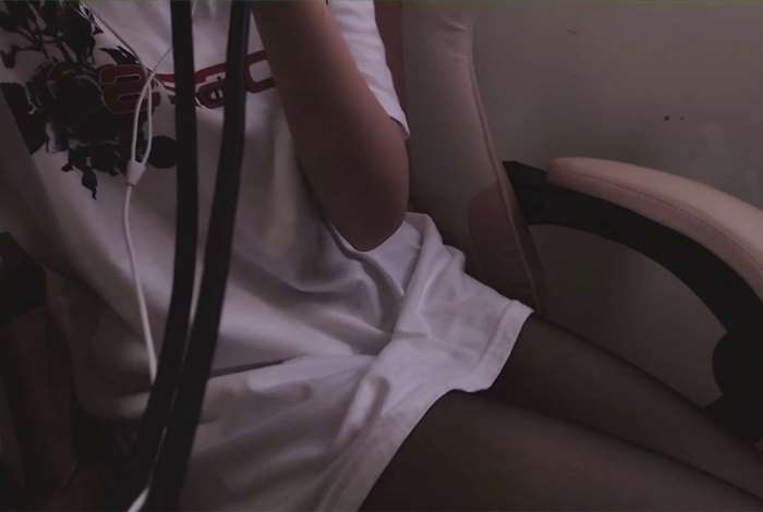 【Aki秋水ASMR】黑丝御姐の夜间陪伴~VR女友视角 结尾彩蛋！Chinese ASMR 性感姐姐在线撩你~