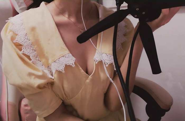 【Aki秋水ASMR】淡黄的长裙~御姐耳语助眠 深海炸弹超舒适！