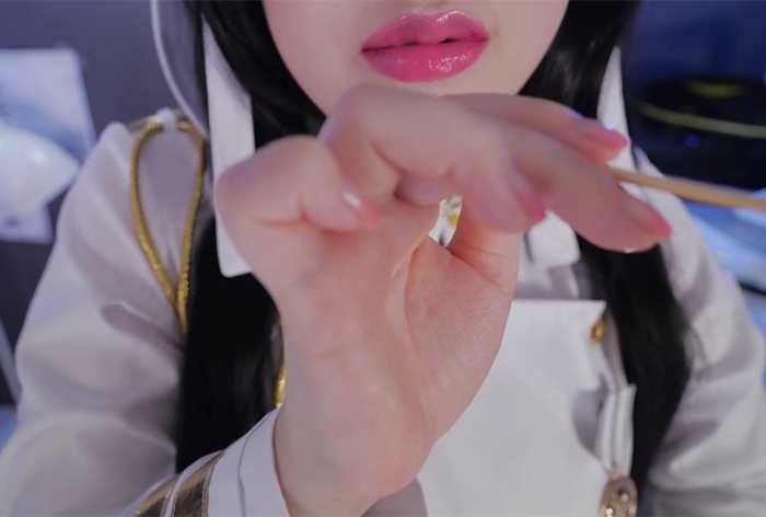 ASMR PPOMO 用棉签戳进耳朵深处~  超助眠