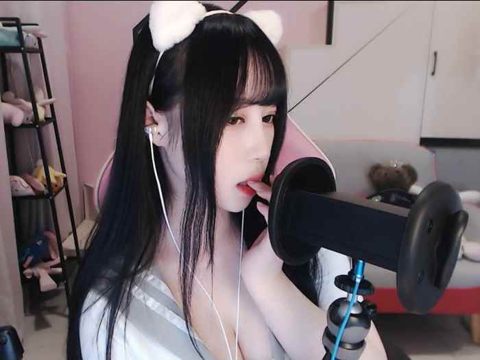 舔手指 尤猫睡不醒ASMR飞机
