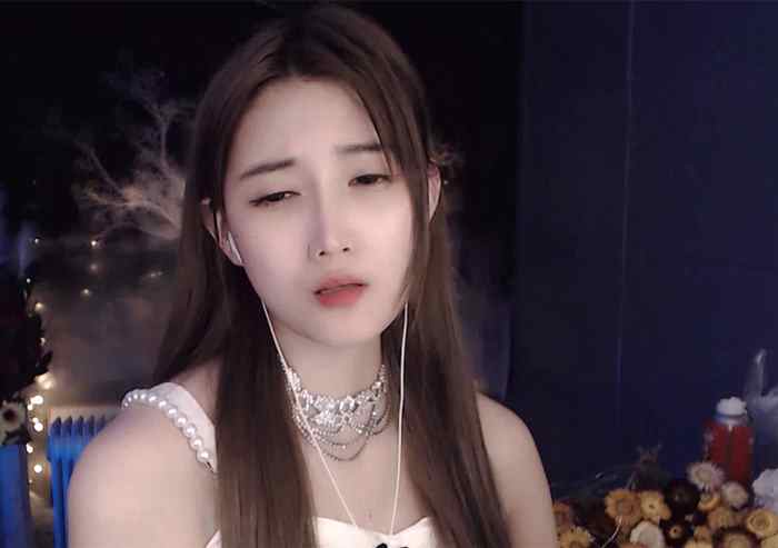 这表情很有感觉~ 虎牙小太阳贼大魔法书