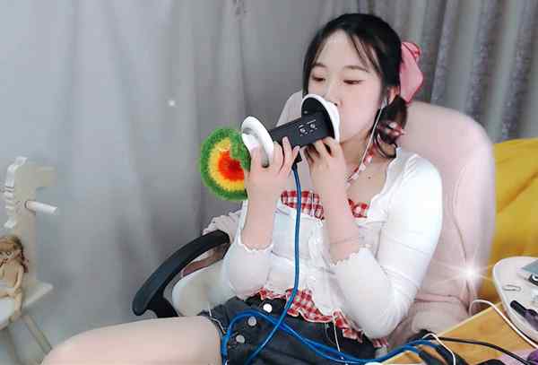 舔耳朵酥麻呼吸声 虎牙娱加绮夏魔法书