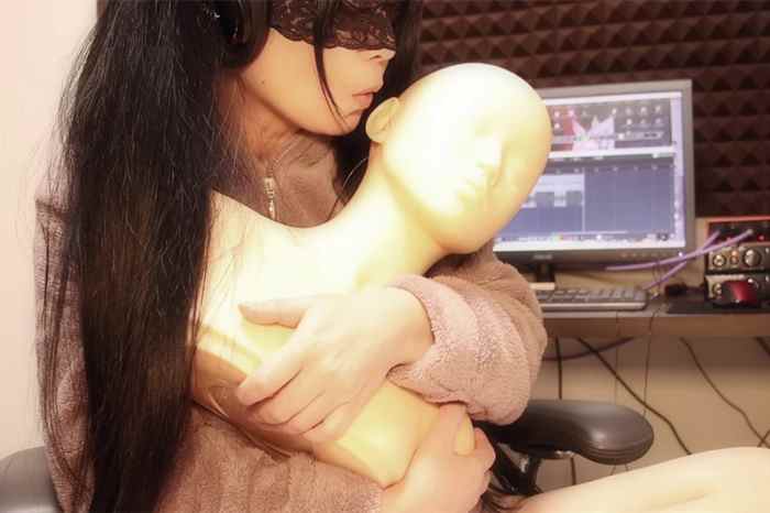 DTM女子的舔耳朵(右耳) 黒月かなせ\黑月堂