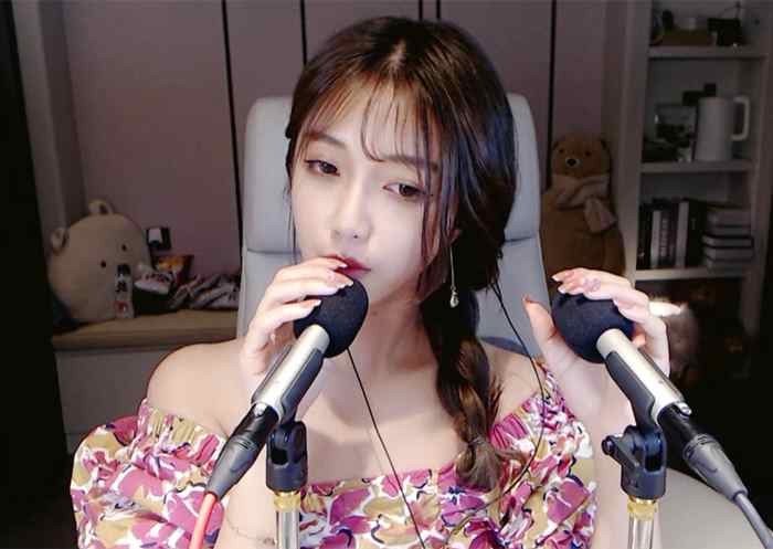 虎牙蓝心心 助眠弹舌