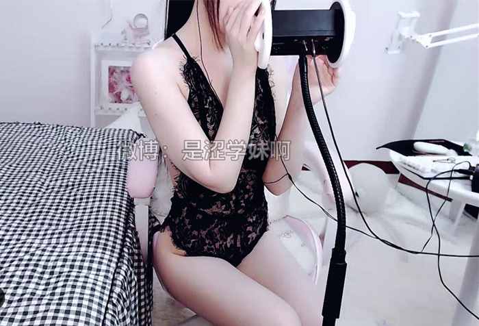 舔耳叫老公 学妹enen