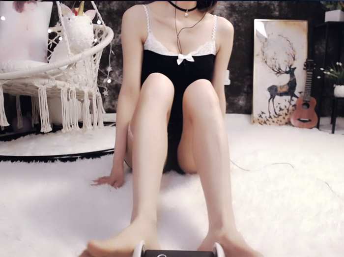 裸足按摩 虎牙圈圈 钞票枪