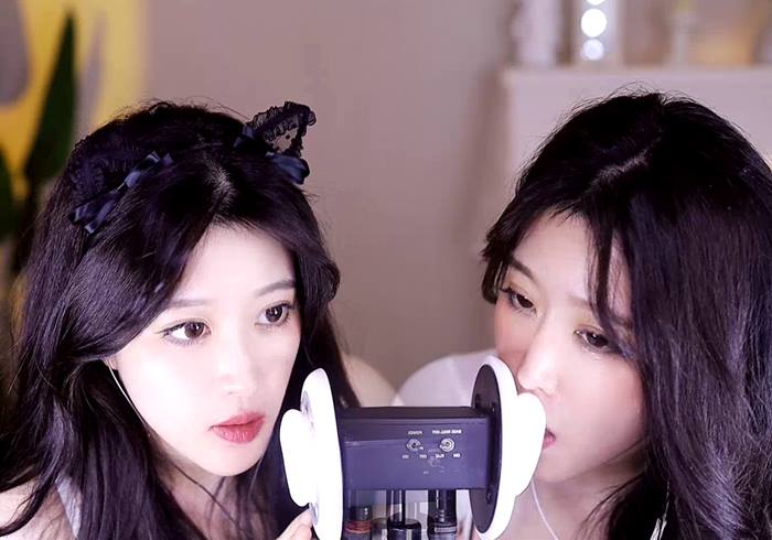 两个伊伊一起舔 虎牙大伊伊ASMR