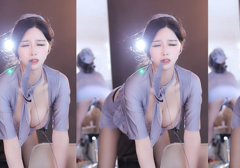 黑丝空姐抖胸快舞 小恩雅