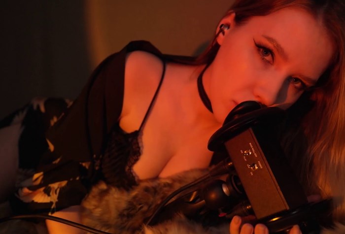 把你的耳朵放在我的床上 ASMR MOOD