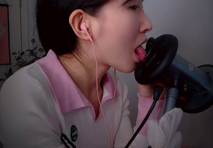 左右环绕着舔耳 舔到脑子上 芝麻对辣ASMR