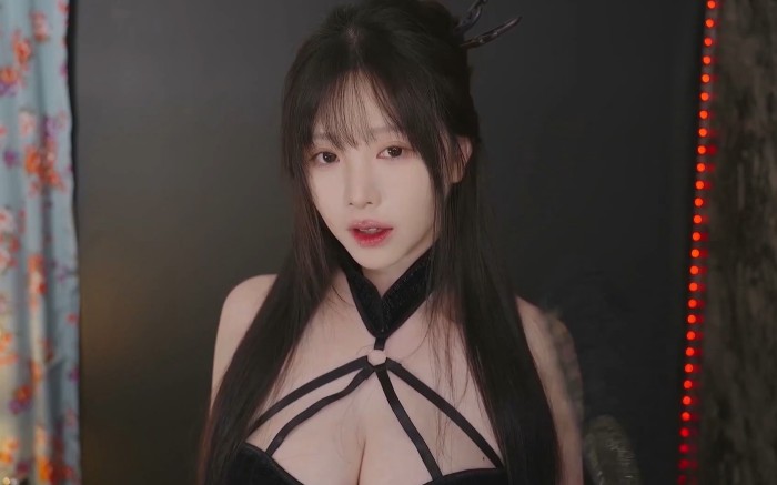 Yoon ying ASMR 秘密潜入调查
