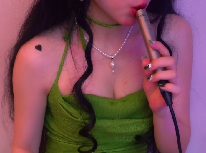 小羊穿的一身绿，哥哥生活过得去👅 小羊喵ASMR