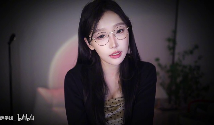 酥酥学姐 剧情ASMR丨和女导员的宿舍告白