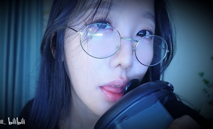 近距离舔耳 酥酥学姐ASMR