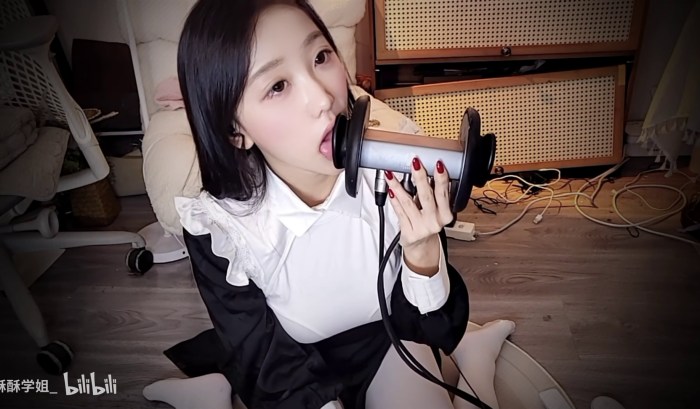 小修女的舔耳 天鹅绒白丝 酥酥学姐ASMR