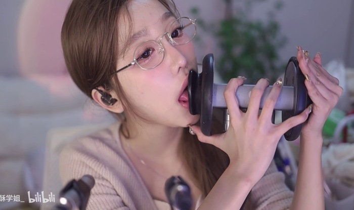 金丝眼镜的舔耳~温柔的舔舐~ 酥酥学姐ASMR